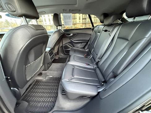 Used 2022 Audi Q8 Prestige w/ Prestige Package image 23