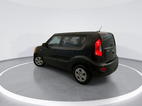 Used 2013 Kia Soul FWD image 4