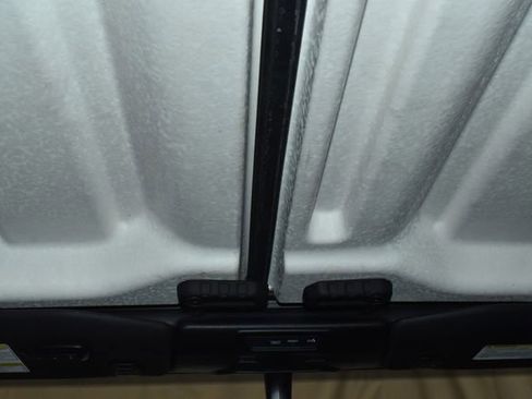 Used 2022 Jeep Wrangler Unlimited Sahara w/ Cold Weather Group image 18