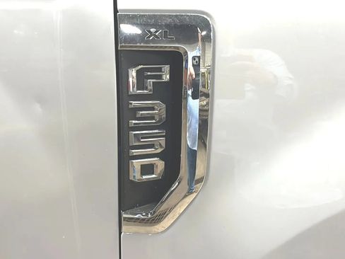 Used 2018 Ford F350 XL w/ Power Equipment Group AWD/4WD image 9