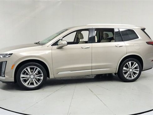 Certified 2022 Cadillac XT6 Premium Luxury image 2