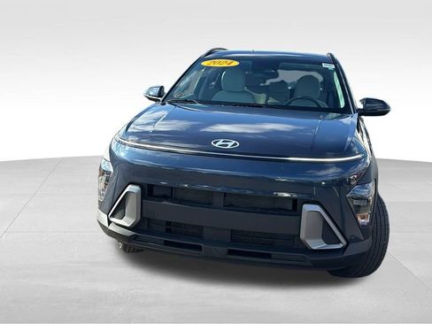 Used 2024 Hyundai Kona SEL image 2