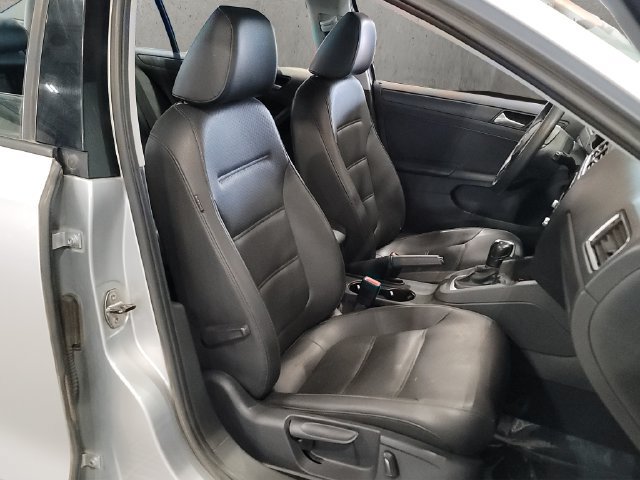 Used 2014 Volkswagen Jetta SE FWD image 17