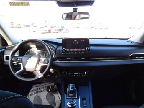 Used 2022 Mitsubishi Outlander ES image 15
