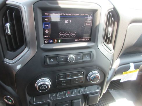 New 2026 GMC Sierra 2500 Pro AWD/4WD image 18