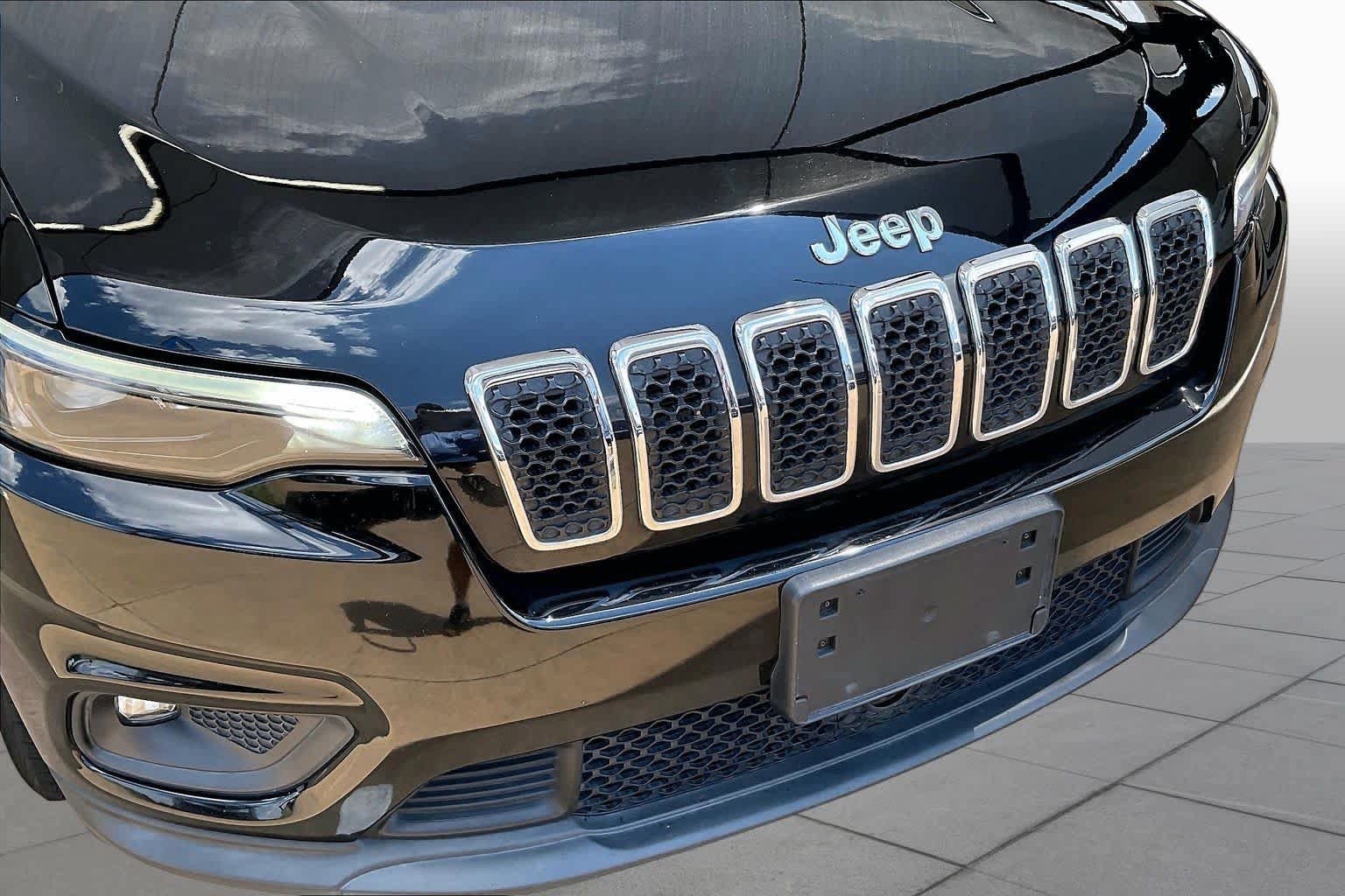 Used 2021 Jeep Cherokee Latitude Lux w/ Comfort/Convenience Group AWD/4WD image 29