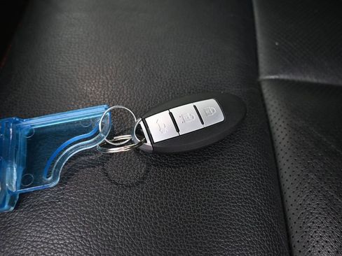 Used 2023 Nissan Titan PRO-4X w/ Pro-4x Convenience Package image 64