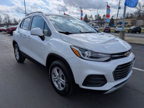 Used 2022 Chevrolet Trax LT w/ LT Convenience Package image 7