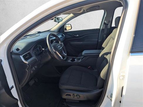 Used 2021 GMC Acadia SLE w/ Driver Convenience Package image 10