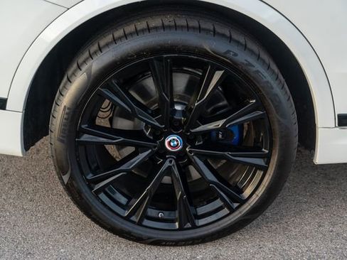 Used 2022 BMW X7 M50i w/ Dynamic Handling Package image 12