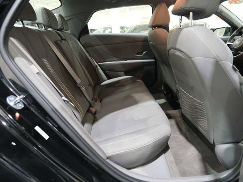 Used 2025 Hyundai Elantra SEL image 23