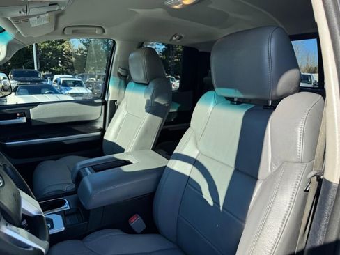 Used 2015 Toyota Tundra Limited w/ Limited Premium Package image 10
