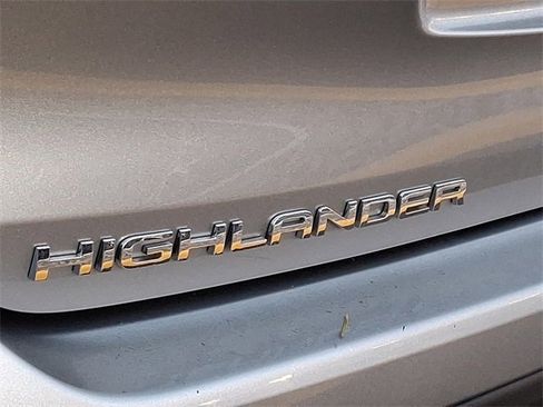 Certified 2021 Toyota Highlander XLE image 30