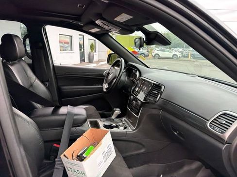 Used 2021 Jeep Grand Cherokee Laredo X AWD/4WD image 10