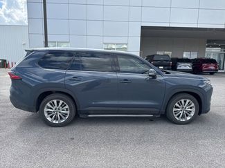 Used 2025 Toyota Grand Highlander AWD video 3