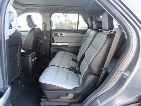 Used 2021 Ford Explorer XLT w/ Equipment Group 202A image 20