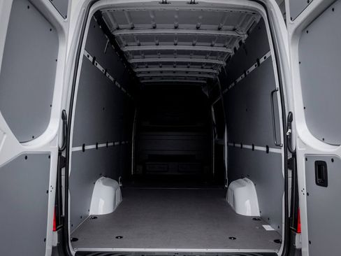 Used 2026 Mercedes-Benz Sprinter 2500 image 11