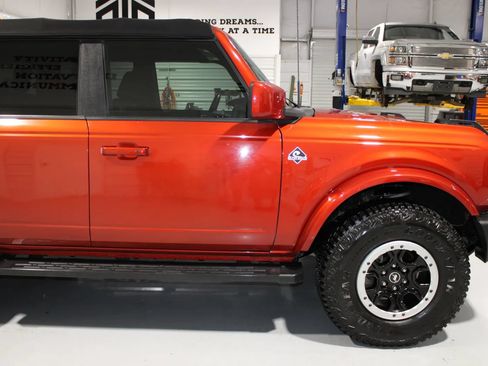 Used 2022 Ford Bronco Outer Banks AWD/4WD image 3