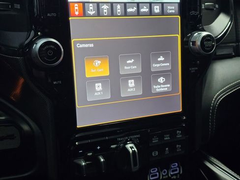 Used 2024 RAM 2500 Limited image 33