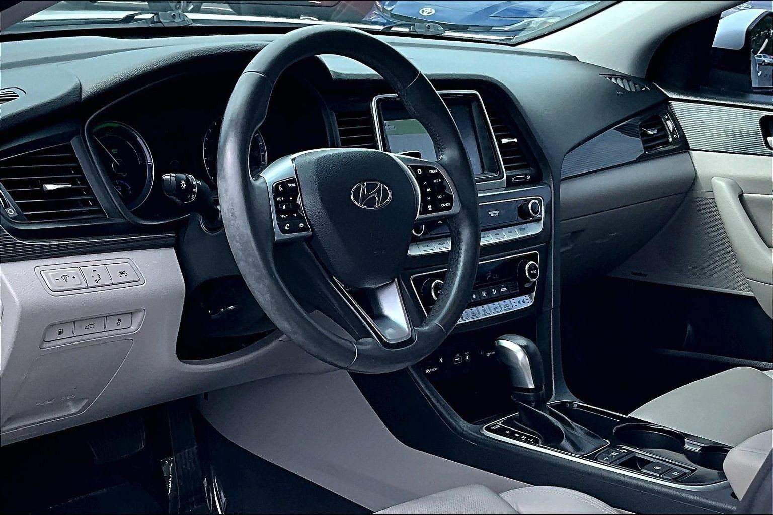 Used 2019 Hyundai Sonata Limited FWD image 13