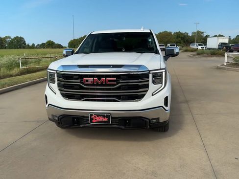 Used 2024 GMC Sierra 1500 SLT image 3