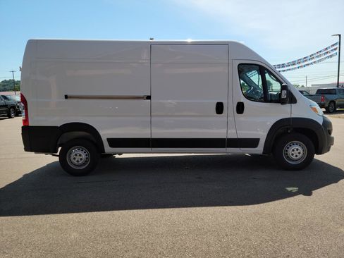 Used 2024 RAM ProMaster 2500 w/ Power Group FWD image 18