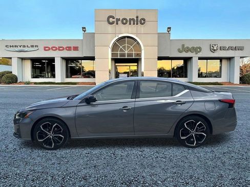 Used 2024 Nissan Altima 2.5 SR FWD image 6