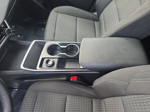 Used 2026 Chevrolet Equinox LT image 6