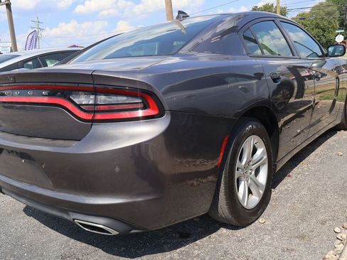 Used 2023 Dodge Charger SXT RWD image 3