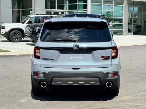 Used 2025 Honda Passport TrailSport image 5