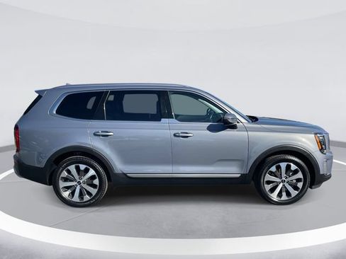 Used 2022 Kia Telluride S FWD image 3