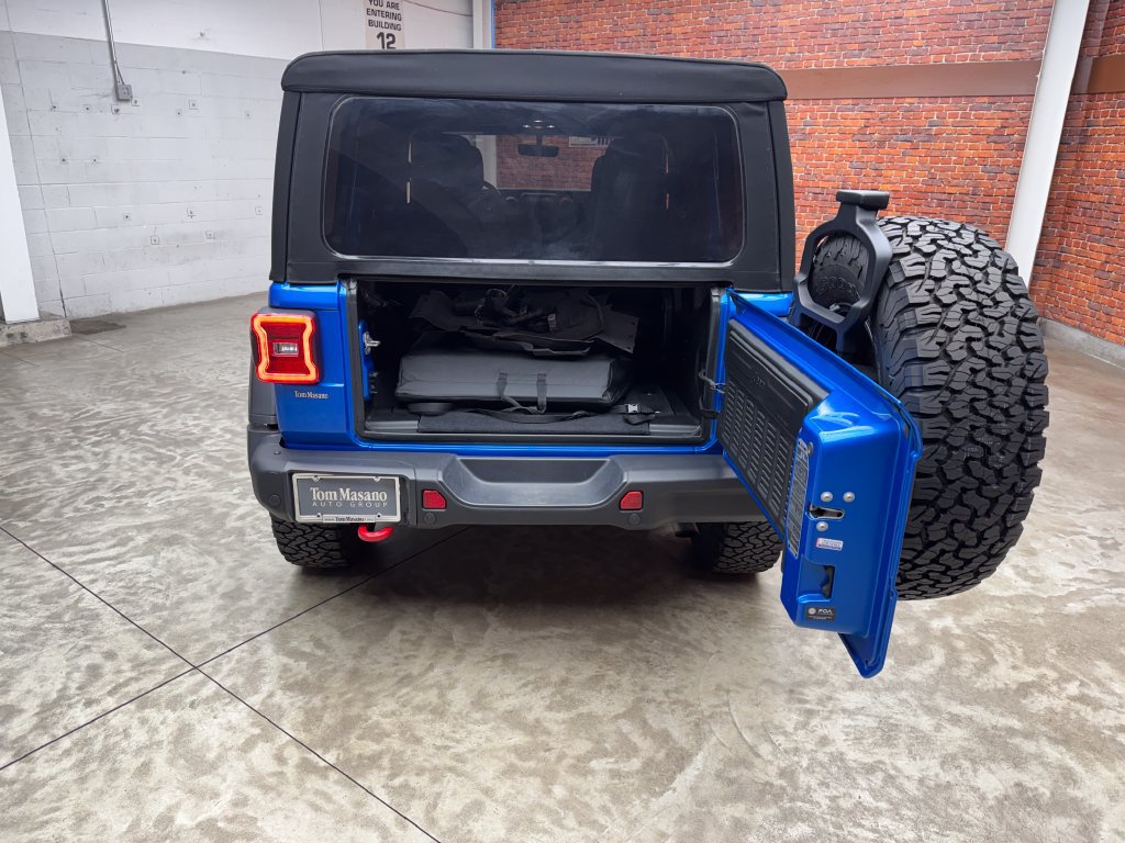 Used 2022 Jeep Wrangler Unlimited Rubicon w/ Dual Top Group AWD/4WD image 28