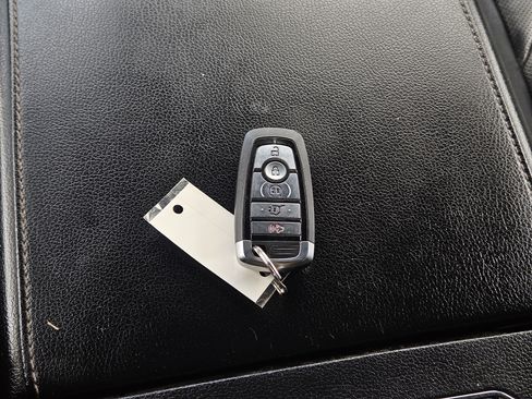 Used 2021 Ford Expedition Limited RWD image 31