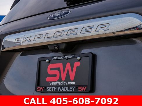 Used 2024 Ford Explorer XLT w/ Equipment Group 202A image 10