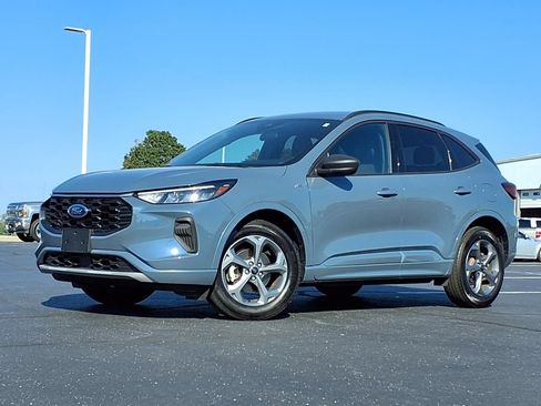 Used 2023 Ford Escape ST-Line w/ Tech Pack #1 AWD/4WD image 2