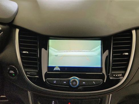 Used 2018 Chevrolet Trax LT w/ LT Convenience Package FWD image 25