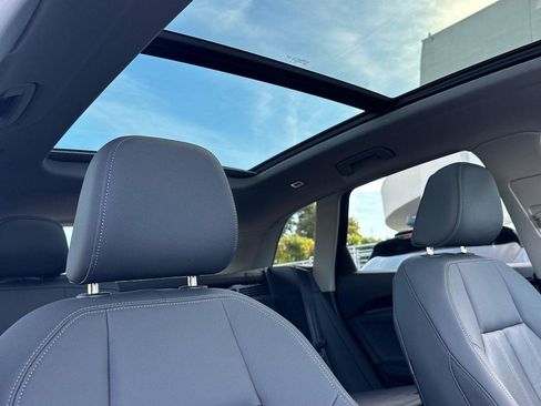 Used 2025 Audi Q5 Premium w/ Convenience Package image 17