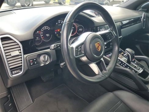 Used 2019 Porsche Cayenne image 17