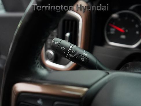 Used 2019 Chevrolet Silverado 1500 High Country w/ High Country Premium Package image 15