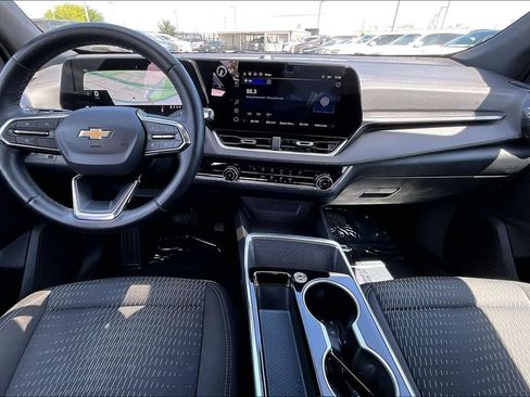 Used 2025 Chevrolet Equinox LT AWD/4WD image 18