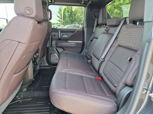 New 2026 GMC Hummer EV 4x4 Crew Cab w/ LPO, Dark Essentials Package image 34