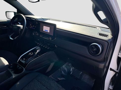 Used 2024 Chevrolet Colorado Z71 w/ Z71 Convenience Package 2 image 29