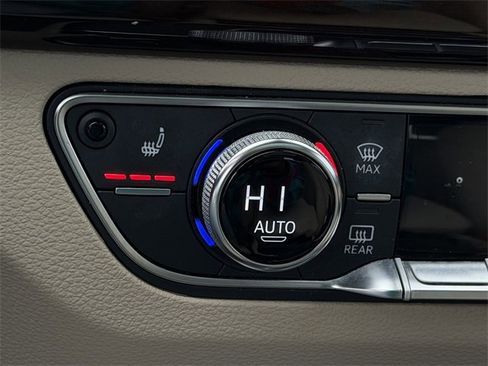 Used 2020 Audi Q5 Prestige w/ Prestige Package image 13