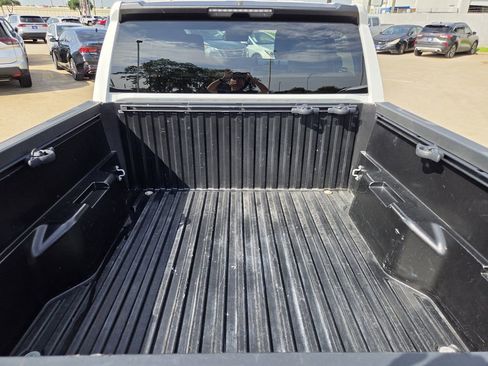 Used 2024 Toyota Tacoma SR5 AWD/4WD image 29
