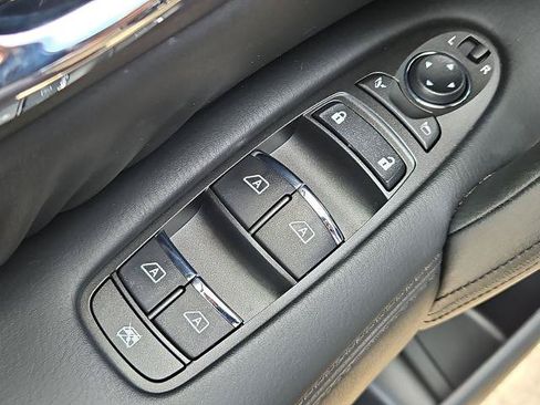 Certified 2024 Nissan Armada SL w/ Midnight Edition Package AWD/4WD image 19