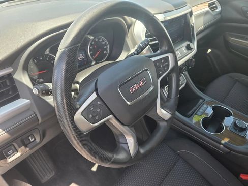 Used 2022 GMC Acadia SLE FWD image 9