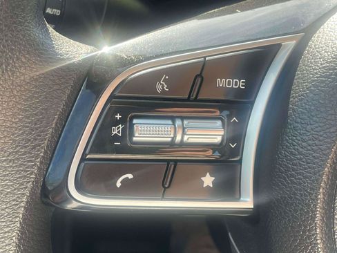 Used 2023 Kia Forte LXS w/ LXS Technology Package FWD image 18
