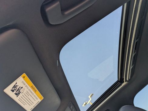 Used 2019 Mercedes-Benz E 300 4MATIC image 47