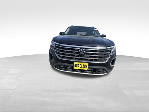 Used 2024 Volkswagen Atlas SE AWD/4WD image 3