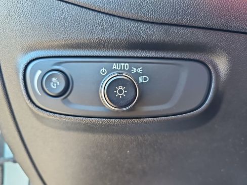 Used 2022 Chevrolet Equinox LT FWD image 30